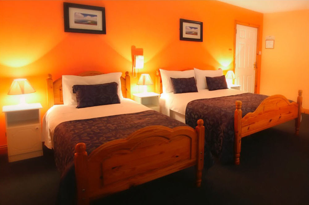 Mccarthy'S Lodge B&B Westport Esterno foto
