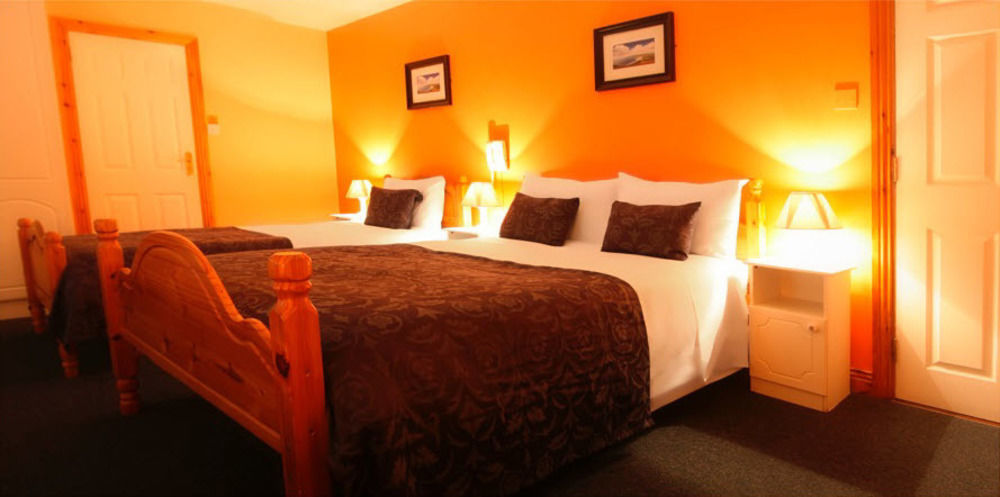 Mccarthy'S Lodge B&B Westport Esterno foto