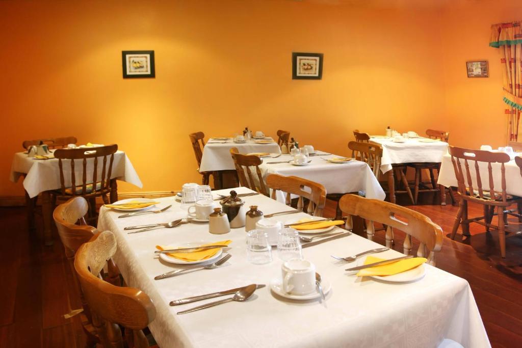 Mccarthy'S Lodge B&B Westport Esterno foto